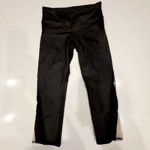 Alo Yoga 3/4 length mesh leggings